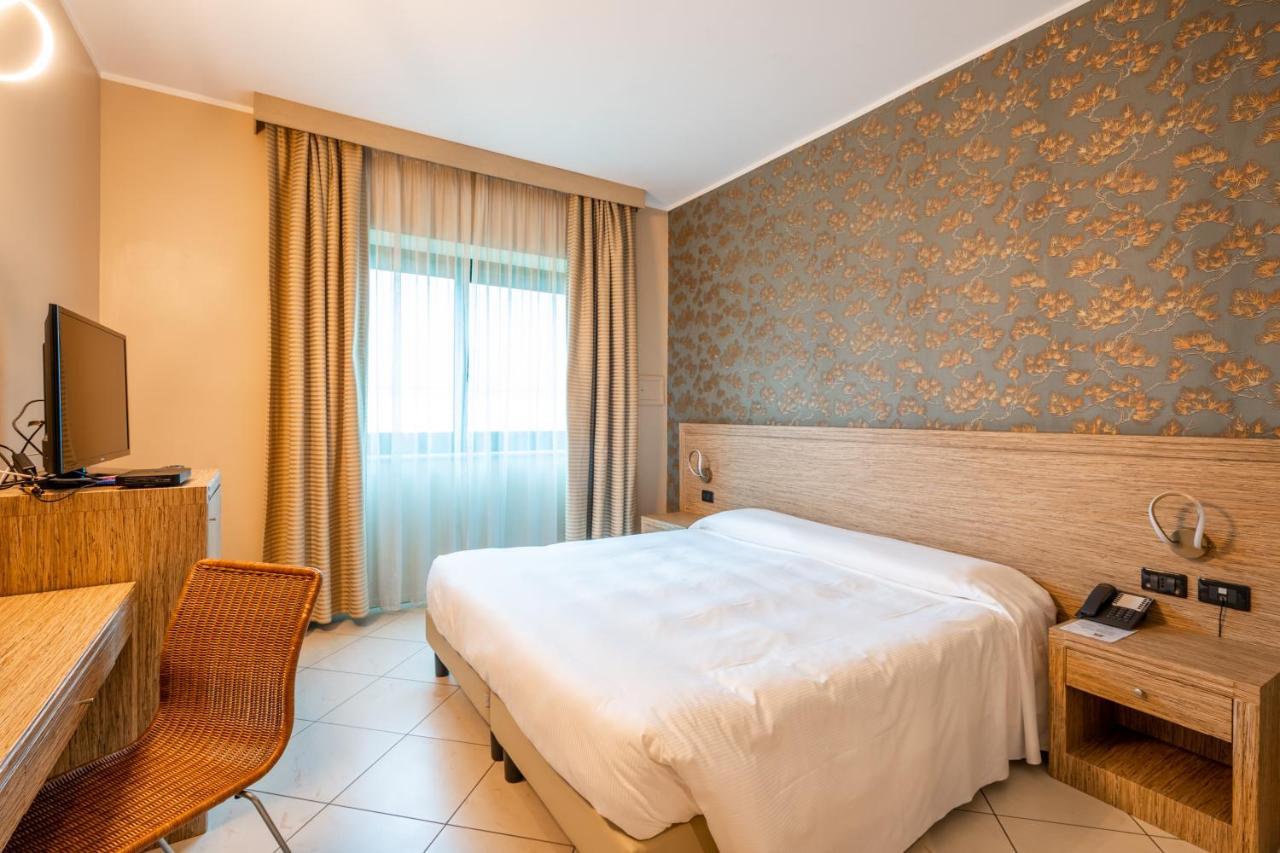Hotel Parisi Nichelino Eksteriør billede