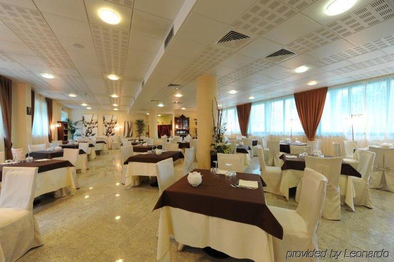 Hotel Parisi Nichelino Restaurant billede